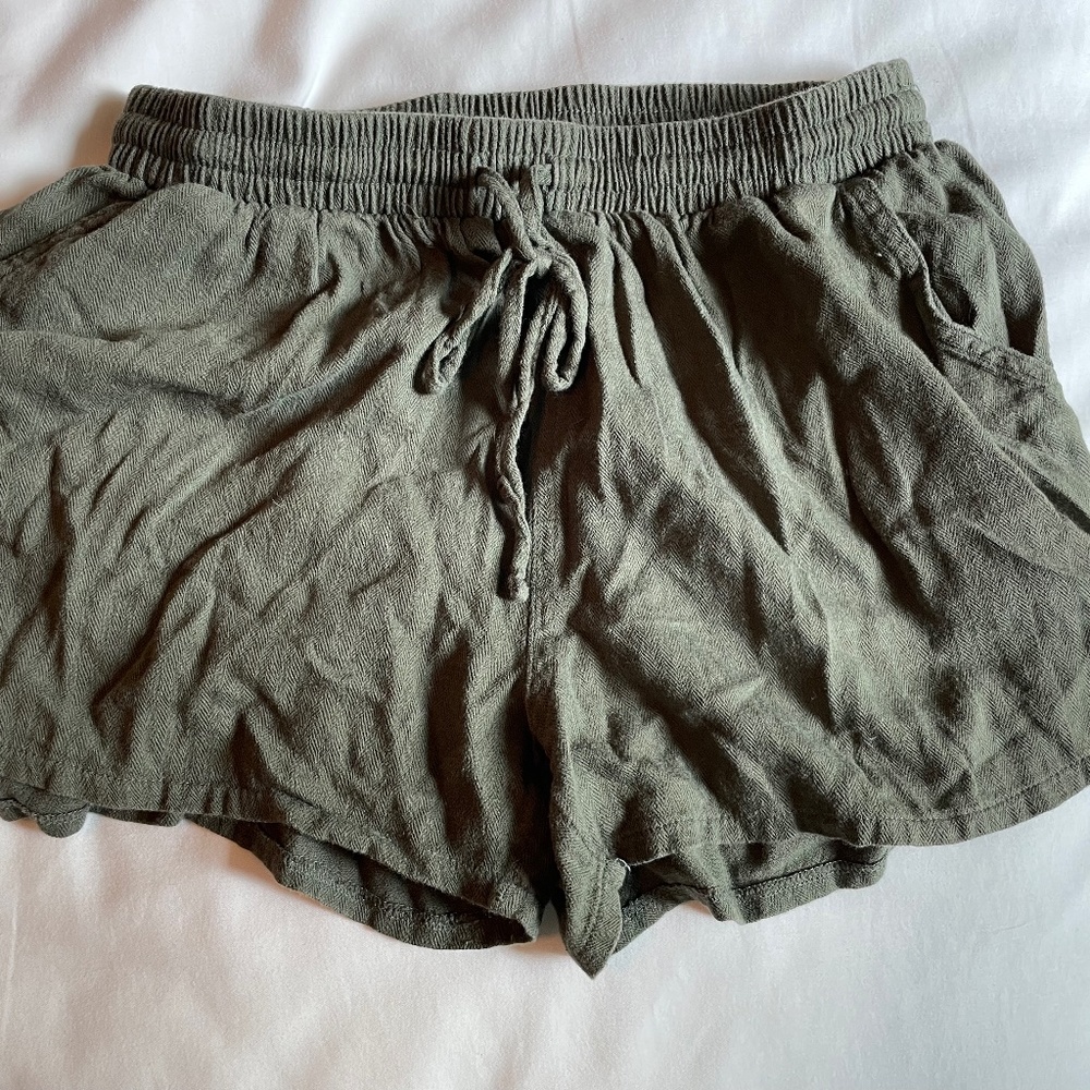 Universal Thread Olive Green Lounge Shorts With Pockets
